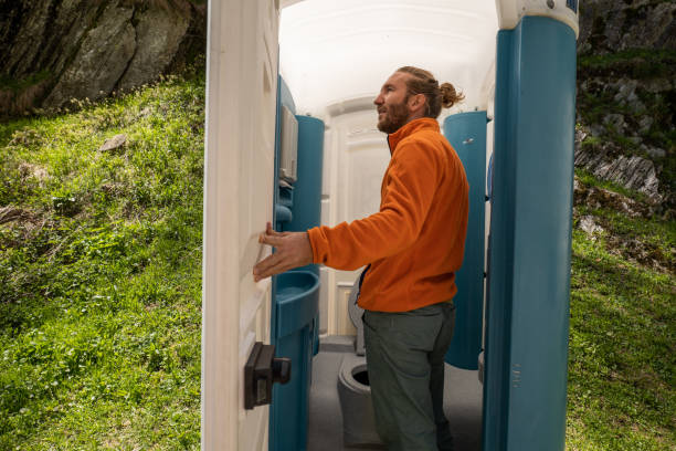 Best Luxury portable toilet rental  in Kouts, IN